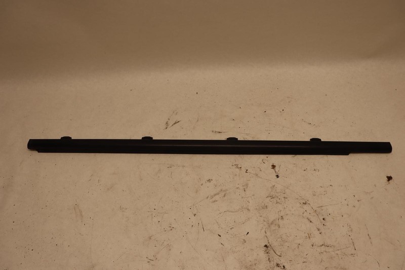 2014-2018 CHEVY SILVERADO 1500 FRONT RIGHT PASSENGER DOOR WINDOW MOLDING OEM