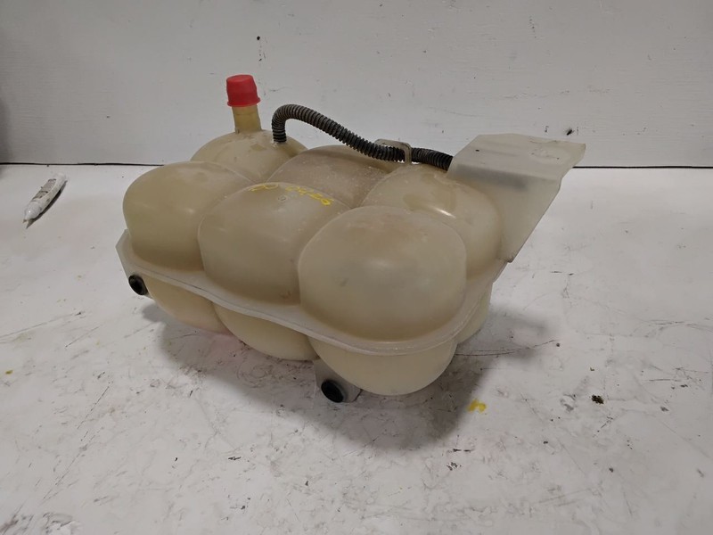 Coolant Reservoir Fits 19-25 SIERRA 1500 PICKUP 3601003