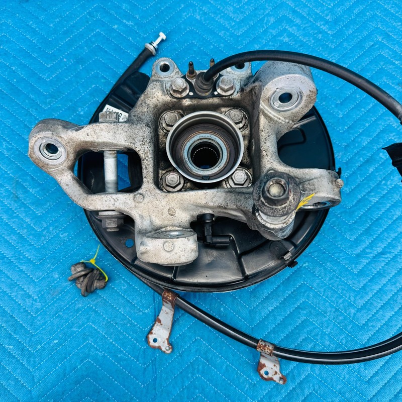 2007–2012 Lexus LS460 Rear Right Steering Knuckle Hub Assembly 2007–2012 Lexus