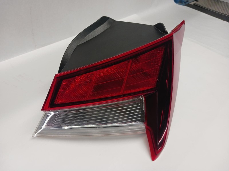21-'23 HYUNDAI ELANTRA Right passenger outer Taillight incandescent OEM Grade A