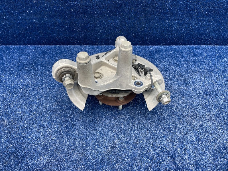 2016–2024 Chevrolet Malibu Rear Left Steering Knuckle Assembly OEM
