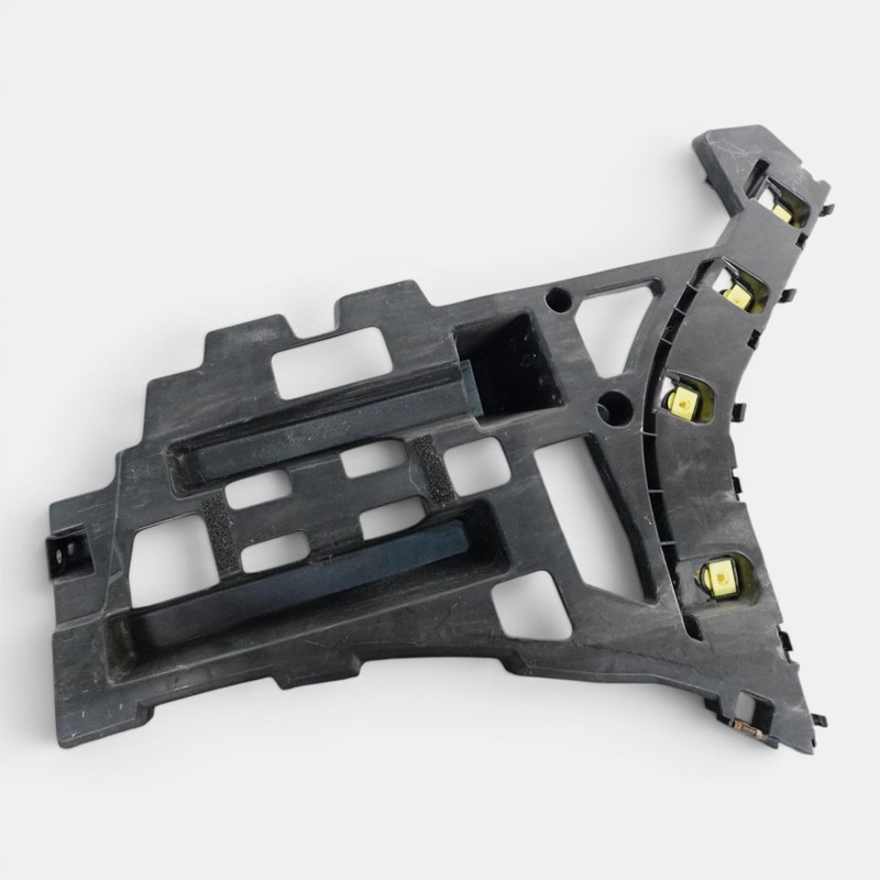 2019-2021 GENESIS G70 REAR RIGHT BUMPER SIDE MOUNT SUPPORT BRACKET RETAINER OEM