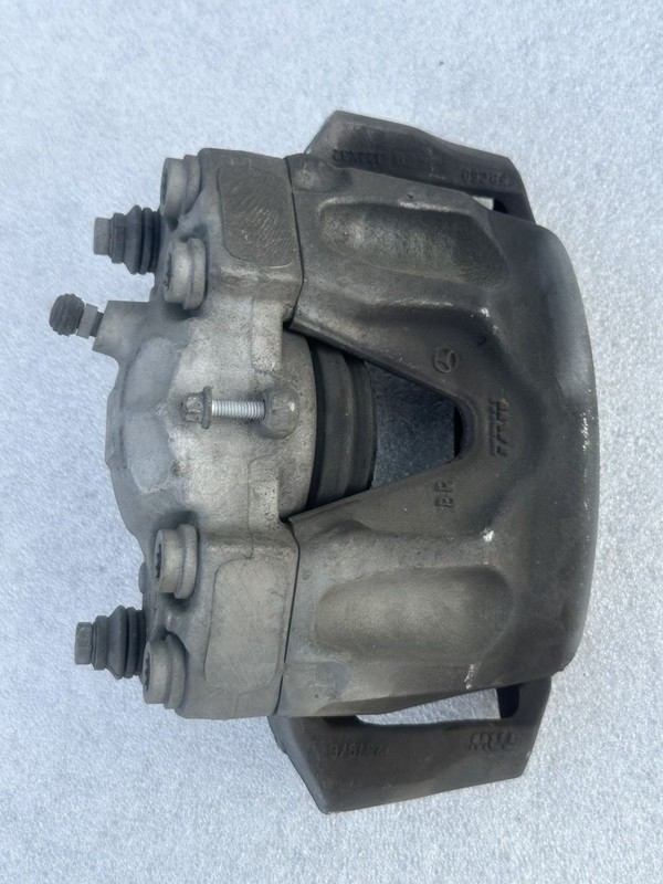 2010-2013 MERCEDES E350 E550 C207 A207 W212 RIGHT FRONT BRAKE CALIPER SPORT RWD
