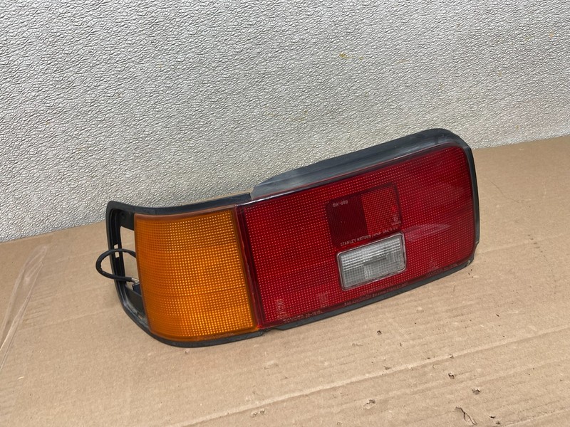 1985 to 1989Toyota Celica Left Driver LH Side Tail Light aa8673 DG