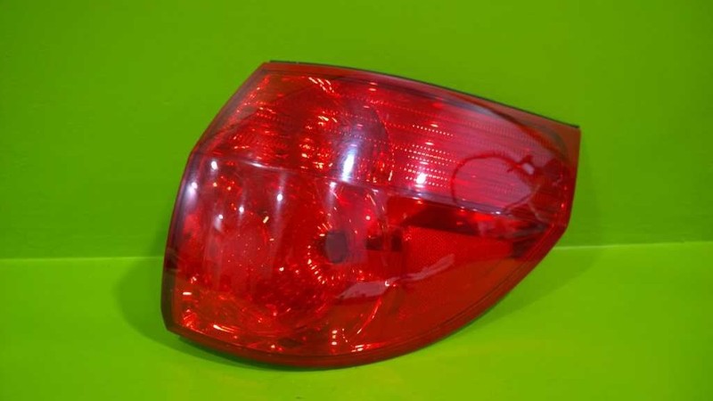 06 07 08 09 10 SIENNA PASSENGER RIGHT QUARTER MOUNT TAILLIGHT LAMP OEM 3321-49