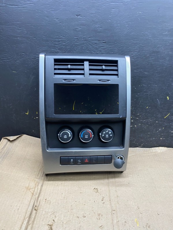 2008 to 2012 Jeep Liberty Dash Climate Temperature Control Radio Bezel x5900 DG