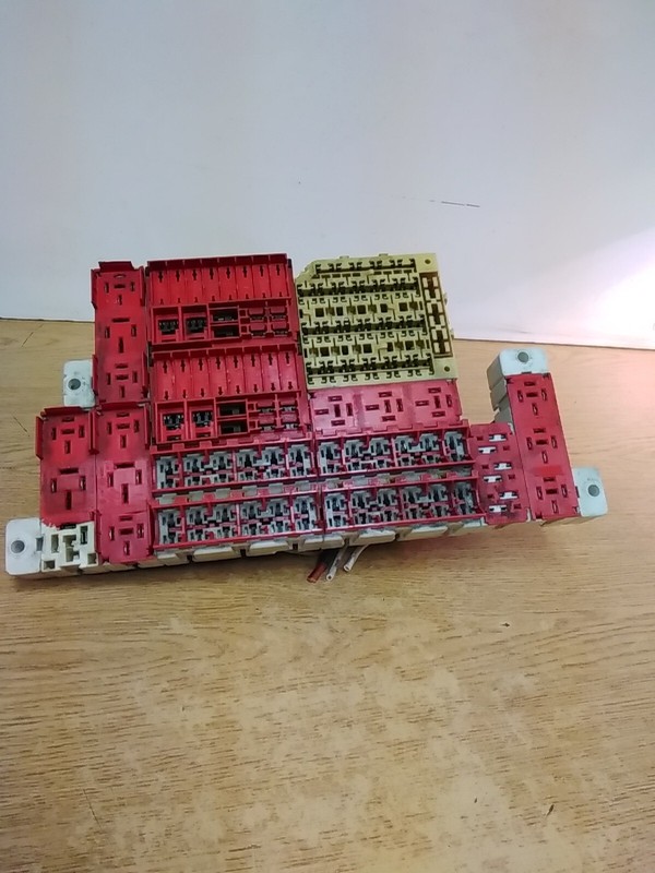 Kenworth Freightliner Fuse Block 5295870