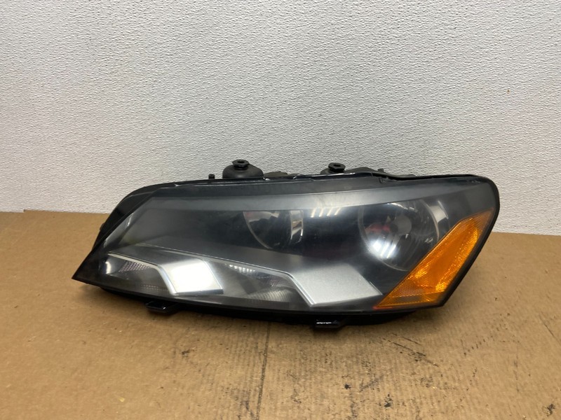 2012-2015 Volkswagen Passat Left Driver LH Side Halogen Headlight OEM AC3717 DW