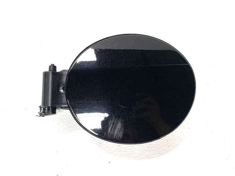 2018-2021 BUICK ENCLAVE FUEL FILLER DOOR LID ASSEMBLY OEM #A0.30