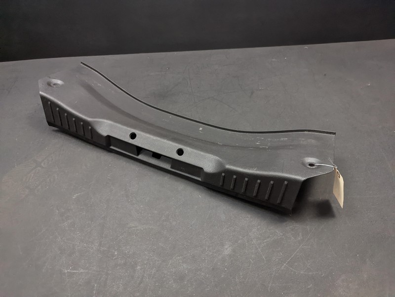 Rear Trunk End Sill Scuff Plate 2018 Ford Focus BM51-F40352-ADW 2012 2013- 2017
