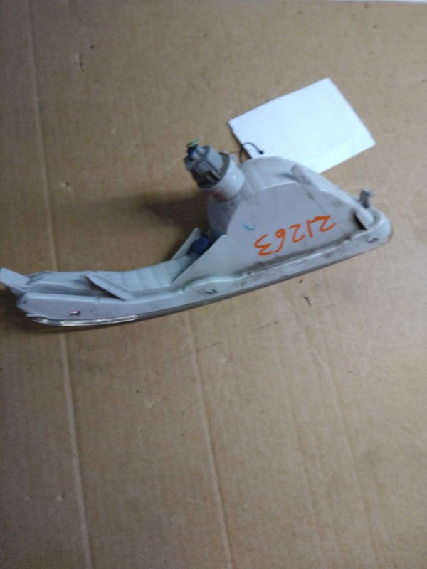 2015 Nissan Altima Right Turn Signal/Parking Light Assembly - Used, Black
