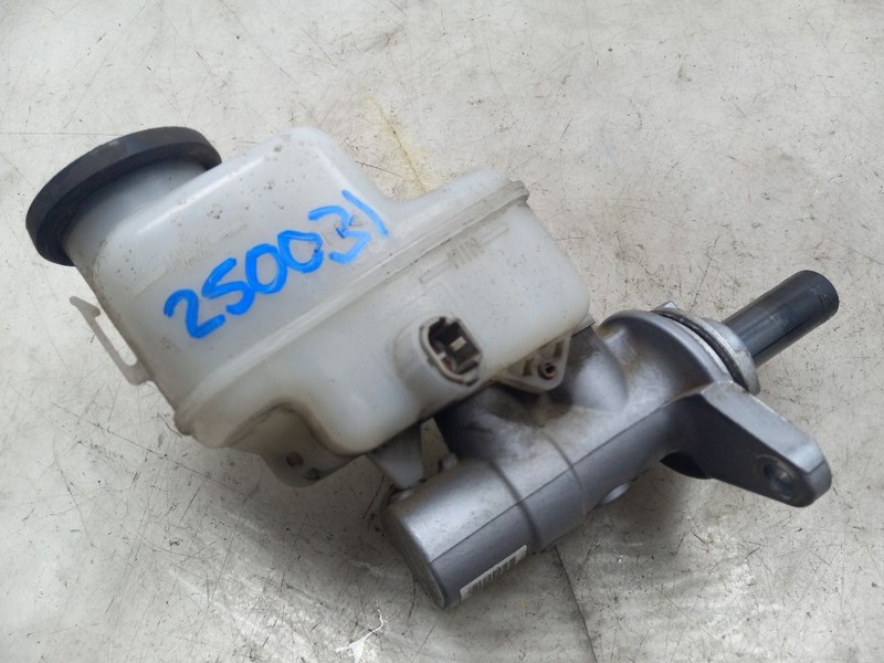 09 10 11 TOYOTA TACOMA BRAKE MASTER CYLINDER