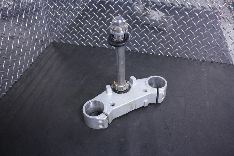 2009 HYOSUNG GT 250 R LOWER TRIPLE TREE CLAMP STEERING STEM OEM GT250 09