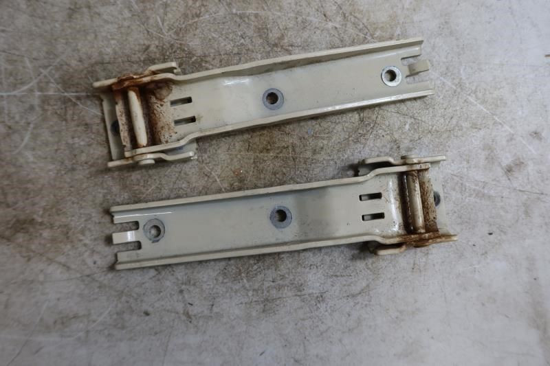 2007-2018 Jeep Wrangler JK JKU OEM Rear Tailgate Hinge Pair Beige 55395401AH