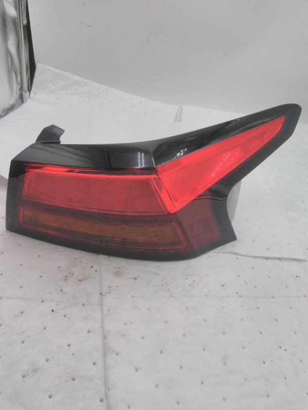 2021 Nissan Altima Right Tail Light Assembly Grey OEM Used 678646 131K Miles