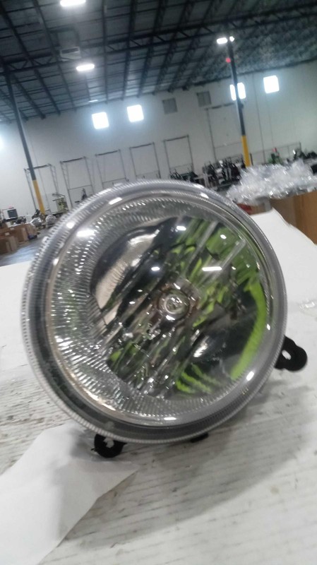 2016 Jeep Patriot Right Headlight Assembly White 103k Miles OEM Replacement