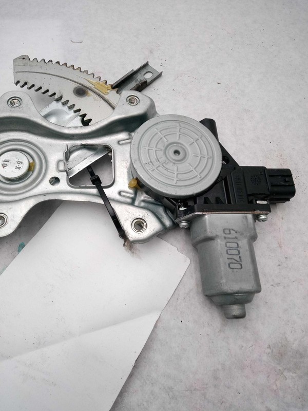 2017 Mitsubishi Outlander Sport Right Window Regulator - Used, 102K Miles