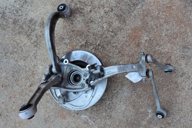 2017-2021 AUDI A4 QUATTRO FRONT SUSPENSION LEFT SPINDLE KNUCKLE HUB ASSY OEM