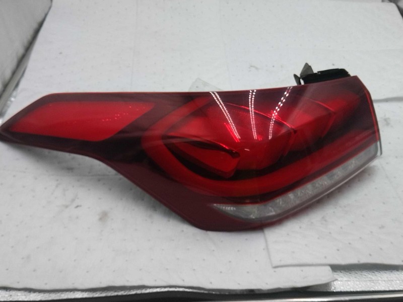 2015 Hyundai Genesis Left Blue Tail Light Assembly OEM 417684 144K Miles