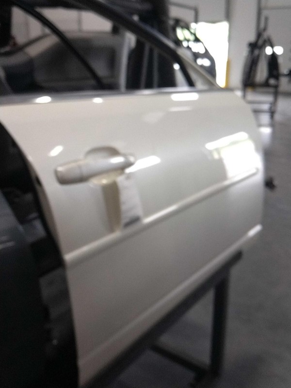 2008 Cadillac CTS Front Right Door White OEM 116966 Used 125K Miles