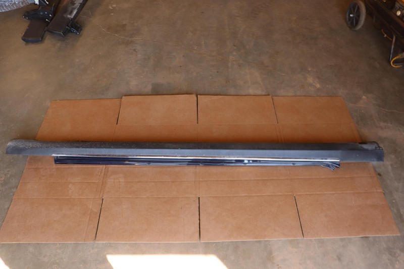 2012-2020 TESLA MODEL S RIGHT PASSENGER SIDE ROCKER MOLDING COVER OEM