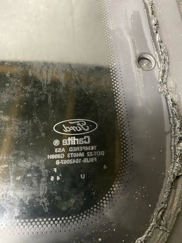 2014 Ford E250 Left Rear Door Glass