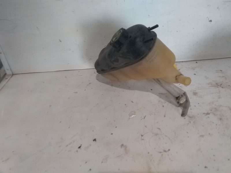 Coolant Reservoir Classic Style Fits 14-19 SIERRA 1500 PICKUP 3207511