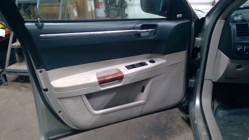300C 2006 Driver Left Front Door Trim Panel 1786521