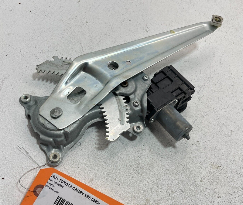 2018-19-20-21-2023 TOYOTA CAMRY DOOR WINDOW REGULATOR REAR RIGHT PASSENGER OEM