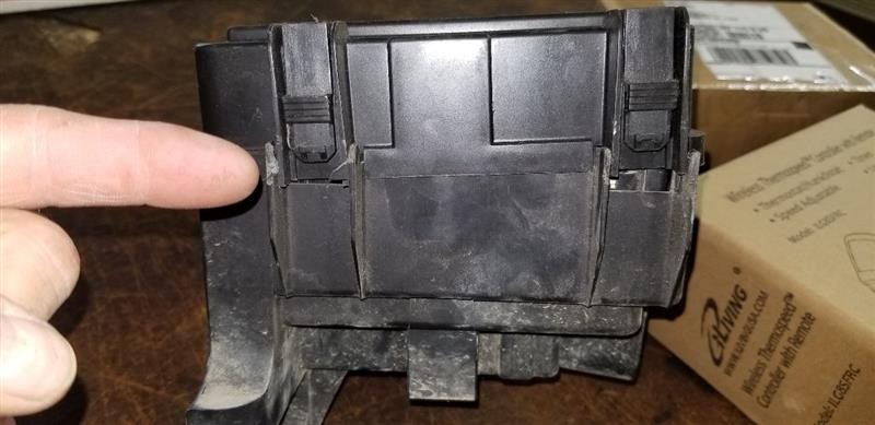 Fuse Box Engine Without Tow Package Fits 07-09 EQUINOX 112502