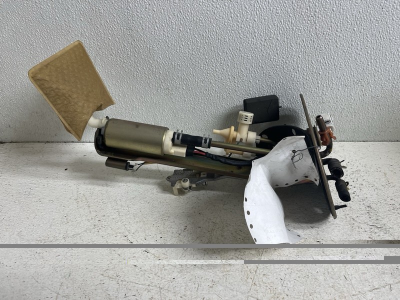 2002-2004 Subaru Impreza 2.0 Fuel Pump Bracket Oem