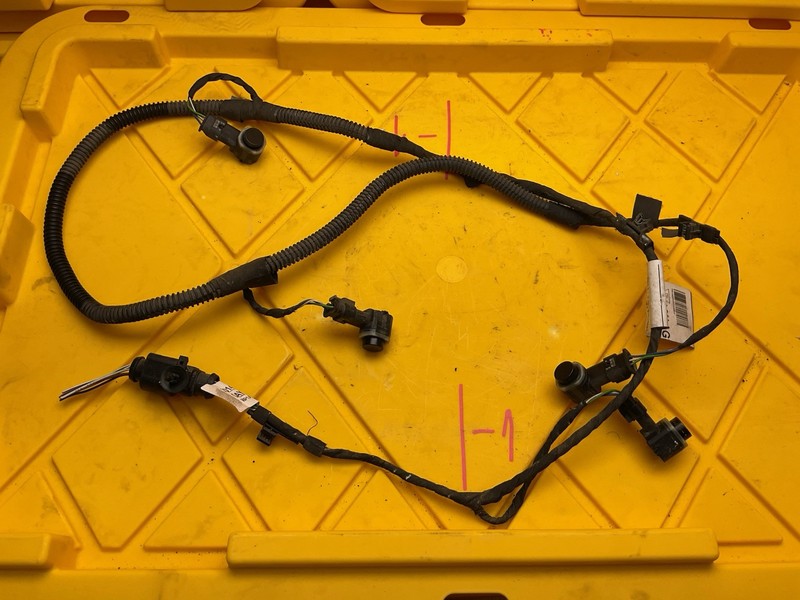 2014 Porsche Cayenne Rear Parking Sensor W/ Harness 7P5-971-104-AG