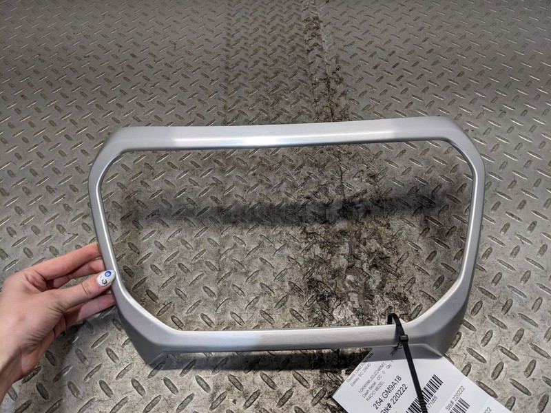 2017-2023 GMC Acadia CENTER DASH DISPLAY TRIM BEZEL PANEL COVE Used Oem1171855
