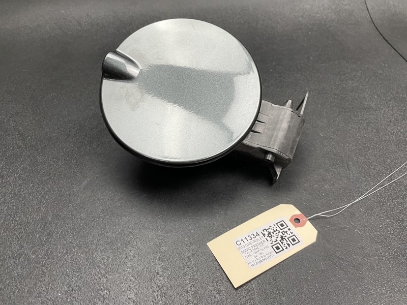 Fuel Filler Door w/ Housing 2019 Chevrolet Sonic 95483709 2012 2013 2014 - 2020