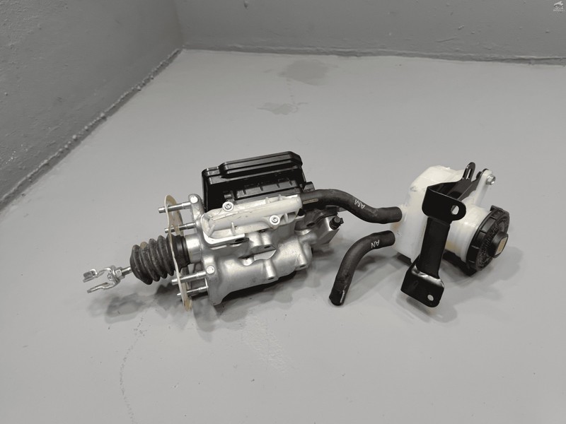 2017-2022 Honda Accord Hybrid Power Brake Booster Module w/Reservoir OEM
