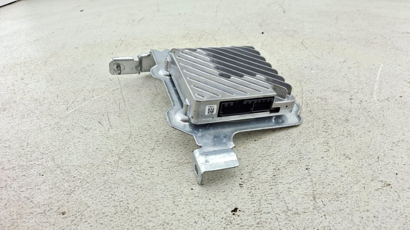 2018-2024 CHRYSLER PACIFICA RADIO AUDIO SOUND AMPLIFIER CONTROL MODULE OEM