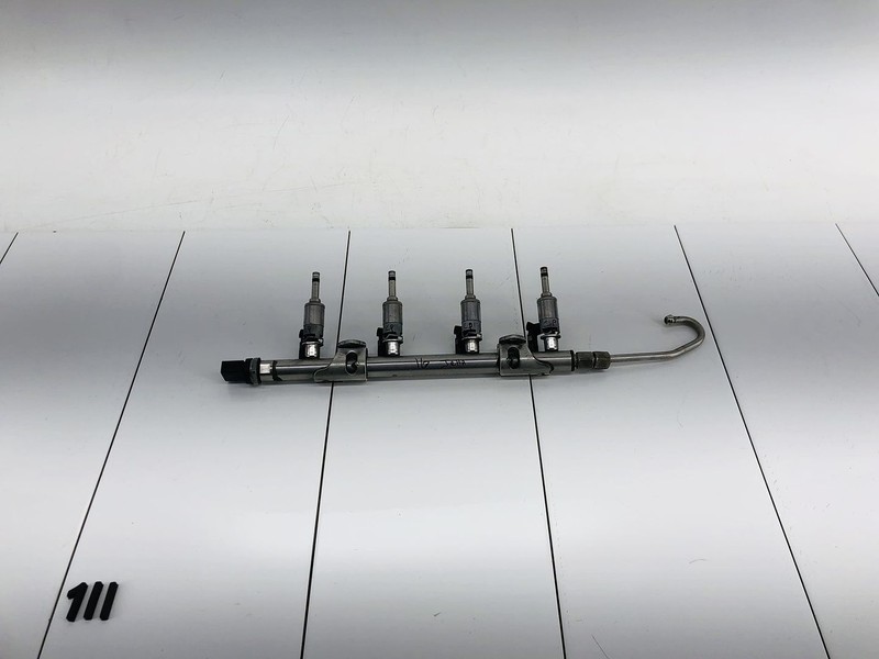 15-16 VOLKSWAGEN JETTA 1.4L L4 GAS ENGINE FUEL INJECTOR RAIL W/ NOZZLE OEM