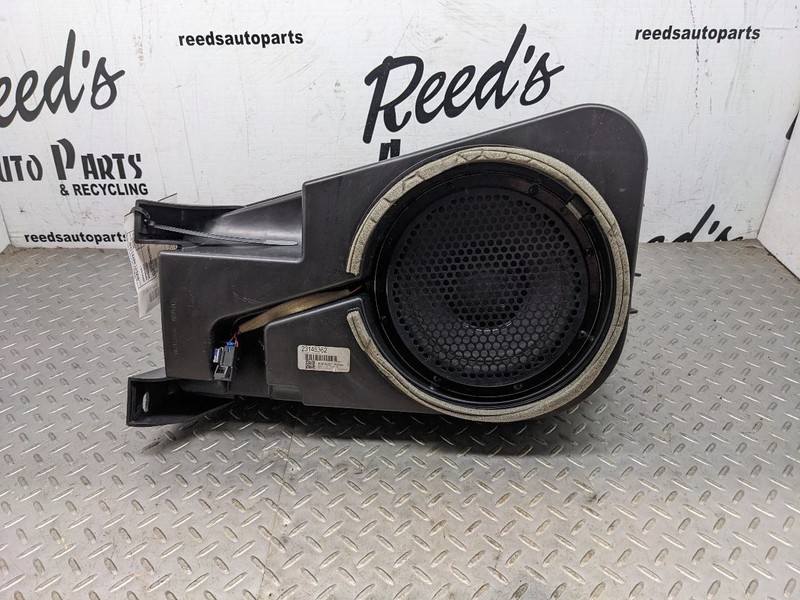 2010-2017 Chevy Equinox GMC Terrain Radio Speaker Subwoofer Box 23145362 1152932