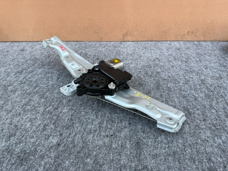 HYUNDAI IONIQ 5 2022-2025 OEM FRONT RIGHT PASSENGER WINDOW REGULATOR WITH MOTOR