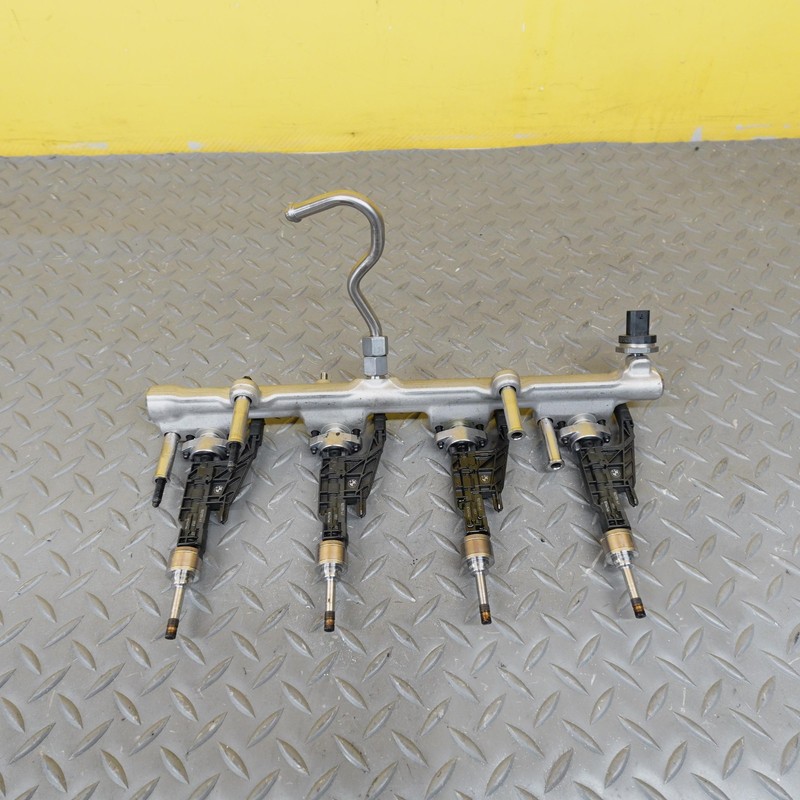 2024-2025 BMW 228i X1 X2 F74 U11 U10 Engine Fuel Injectors W/rail OEM 14019510