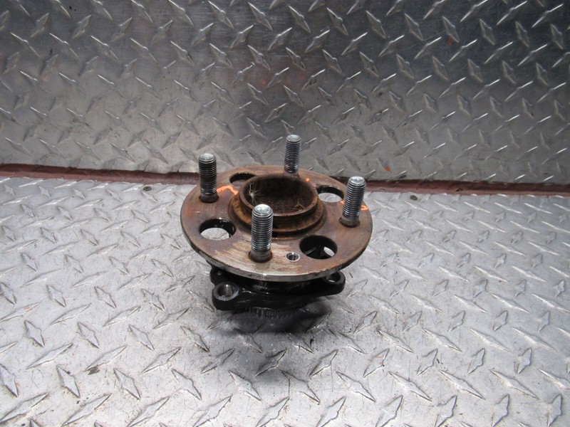 2014 HYUNDAI ACCENT LEFT REAR DRIVER SPINDLE