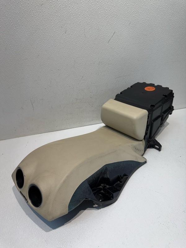 03-09 MERCEDES W209 CLK500 CLK320 CLK550 CENTER CONSOLE REAR SUBWOOFER