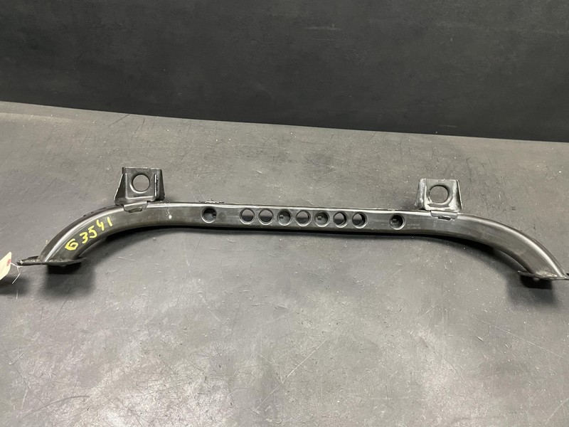 Radiator Support Lower Tie Bar 2020 GMC Acadia 84446420 2017 2018 2019 - 2023