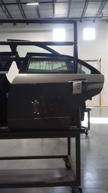 2011 MERCEDES E-CLASS LH GREY DOOR 341013 Used, 155k Miles, OEM Replacement