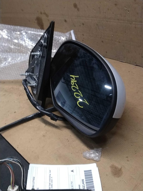 2008 GMC Yukon XL 1500 Right Door Mirror White OEM Used Scratches 402659
