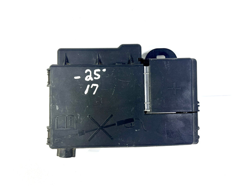 2011-2015 Chevrolet Cruze Positive Battery Fuse Block Terminal OEM 96889385 05