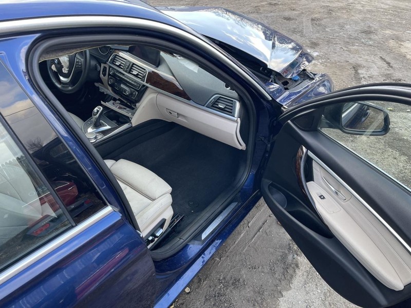2017-2018 BMW 330i RIGHT A-PILLAR BLUE PC:C10 2.0L AT AWD 122K -xDRIVE- 63805