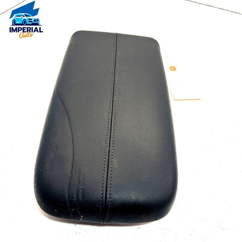 DENT! 2018-2023 GMC TERRAIN SLE CENTER CONSOLE ARMREST STORAGE LID COVER OEM