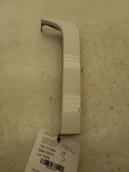 2006 TOYOTA SEQUOIA LIMITED PASSENGER SIDE HEADLIGHT FILLER PANEL MOULDING