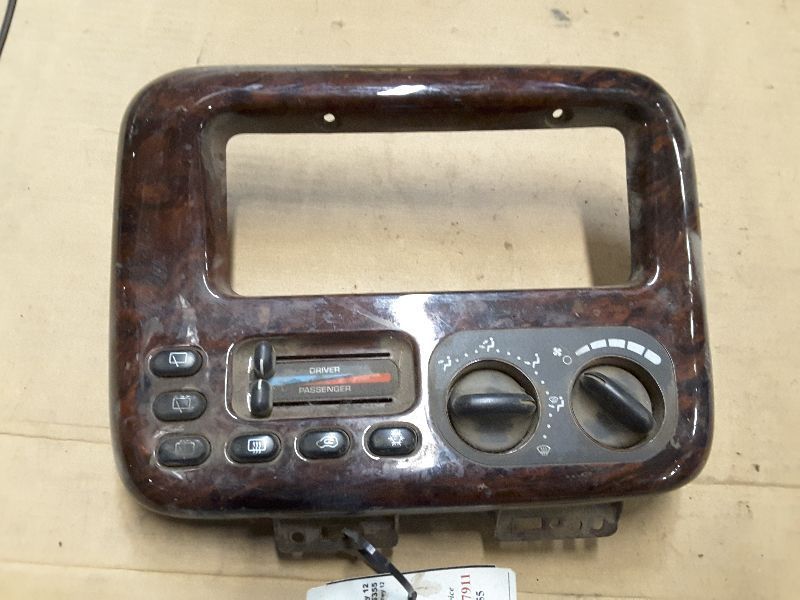 96 TOWN COUNTRY TEMPERATURE CONTROL W/O REAR AC 60745